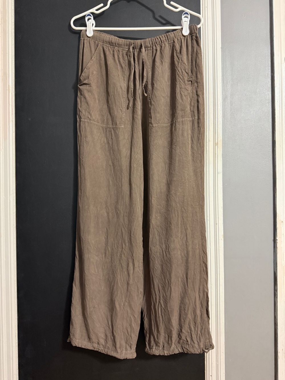Chico’s 100% Silk Relaxed Fit Elastic Waist Pants Size: 2 (12) Inseam: 27.5”